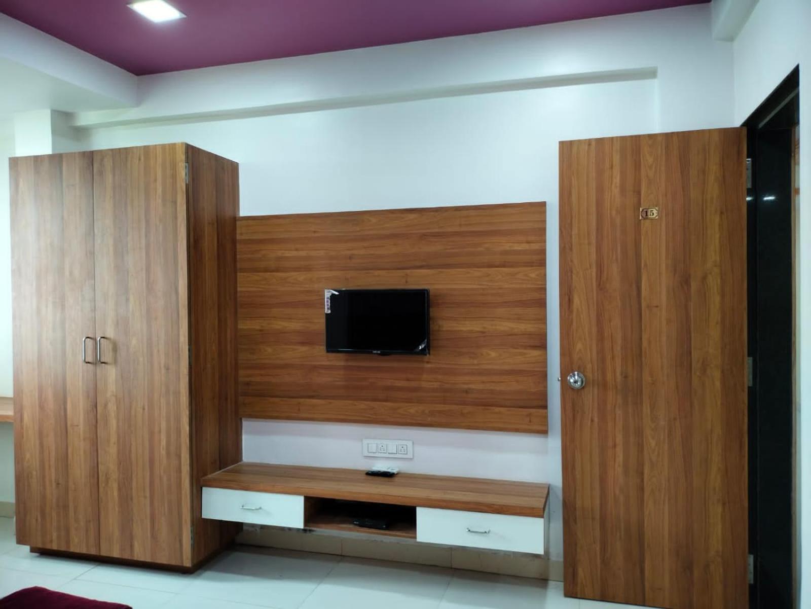 Hotel Shreejay Mahad Bagian luar foto
